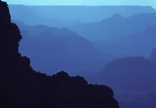 Hazy_blue_hour_in_Grand_Canyon