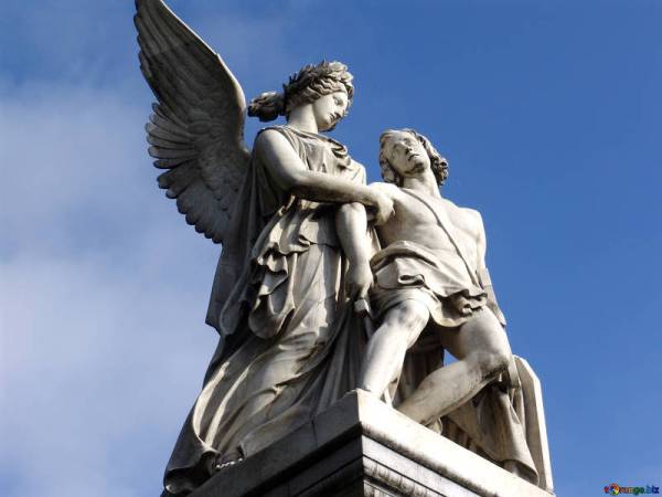 berlin-sculptures-mythical-ancient-greek-gods-11876